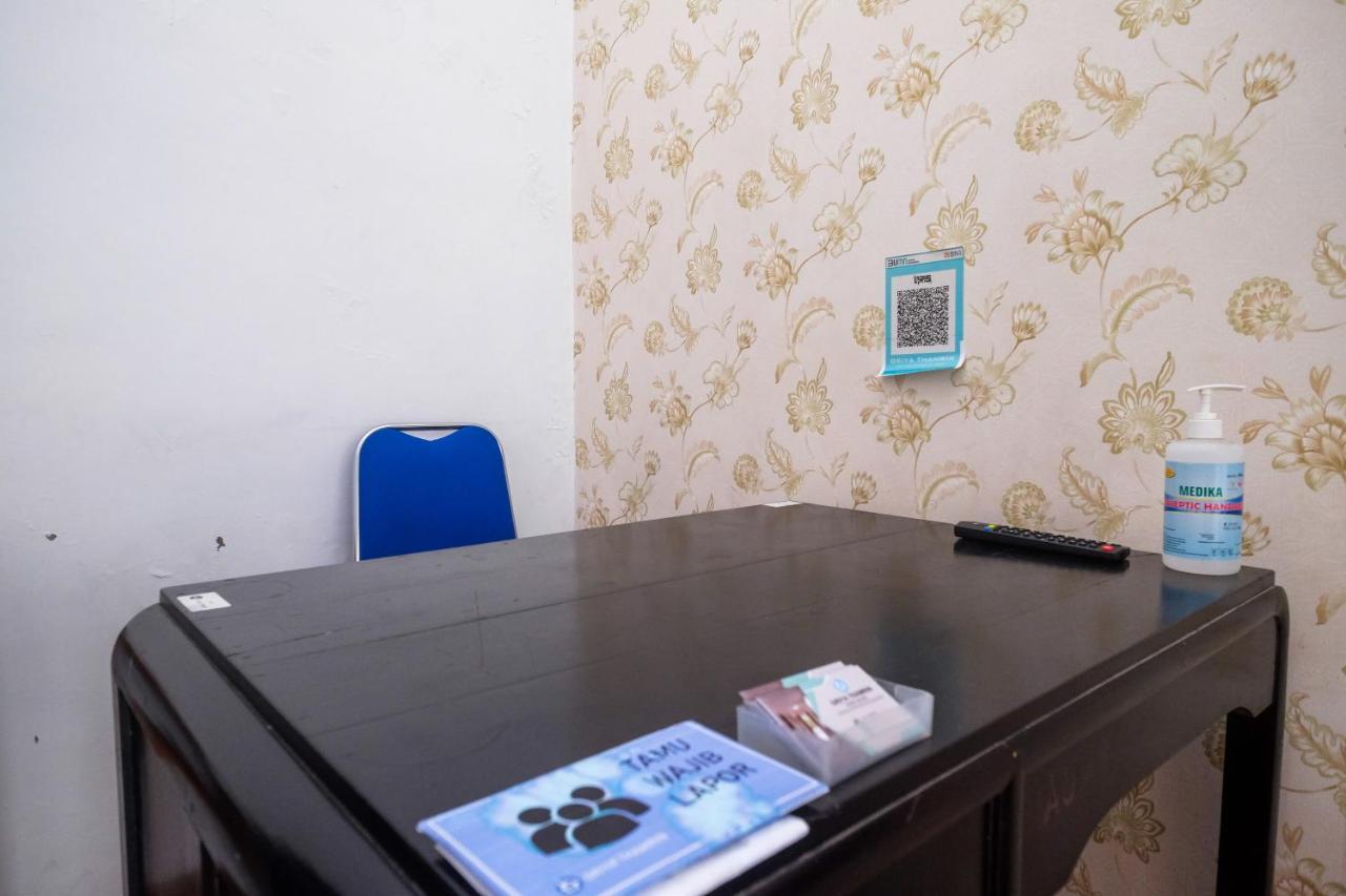 Reddoorz Syariah @ Griya Thamrin Manahan Solo Zewnętrze zdjęcie
