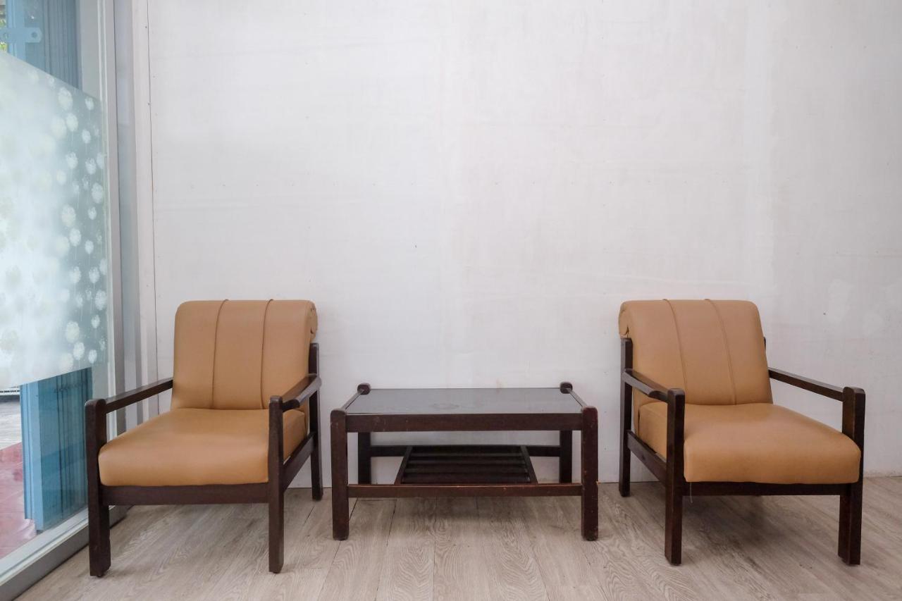 Reddoorz Syariah @ Griya Thamrin Manahan Solo Zewnętrze zdjęcie
