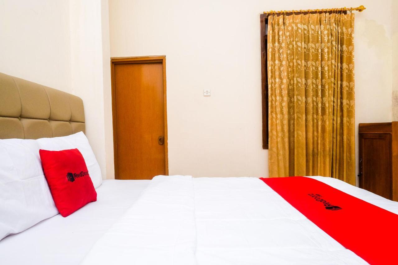 Reddoorz Syariah @ Griya Thamrin Manahan Solo Zewnętrze zdjęcie