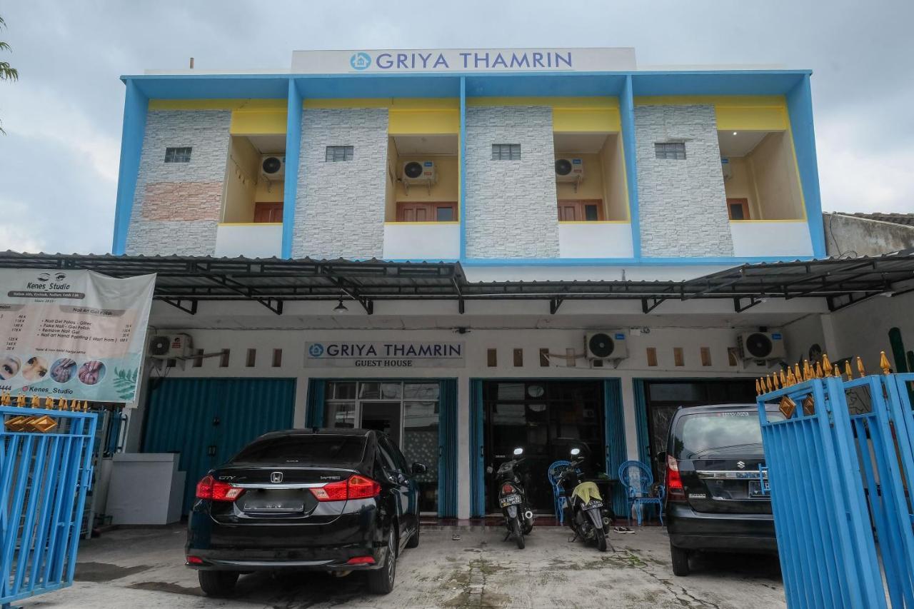 Reddoorz Syariah @ Griya Thamrin Manahan Solo Zewnętrze zdjęcie