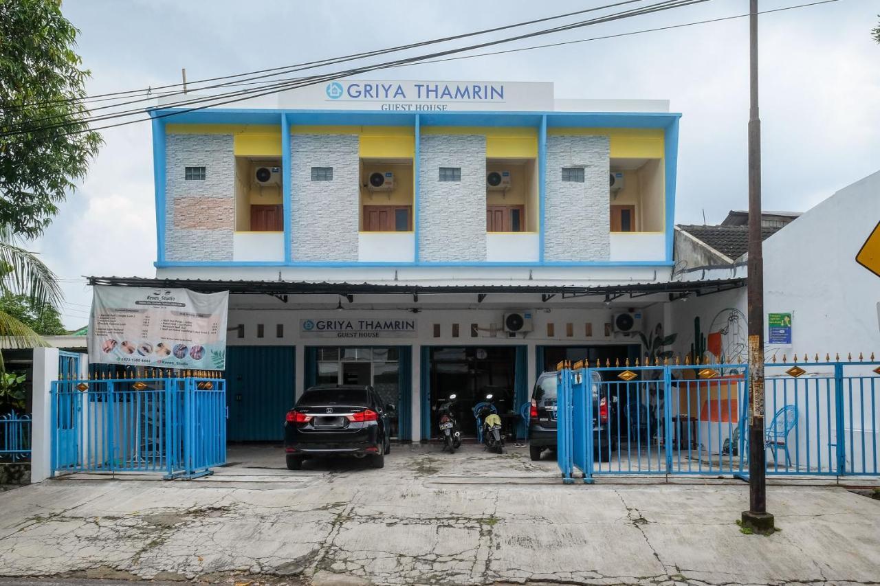 Reddoorz Syariah @ Griya Thamrin Manahan Solo Zewnętrze zdjęcie