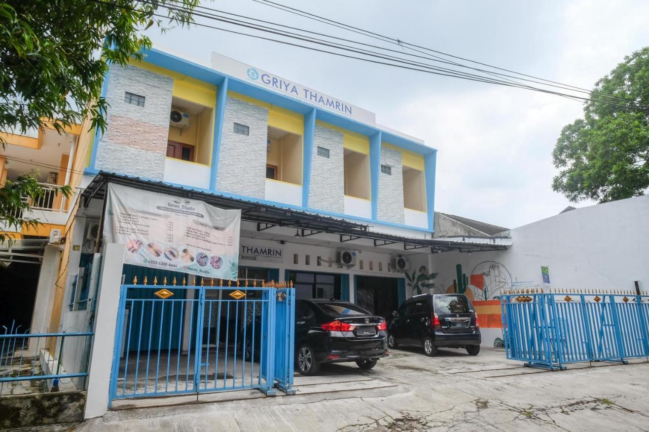 Reddoorz Syariah @ Griya Thamrin Manahan Solo Zewnętrze zdjęcie